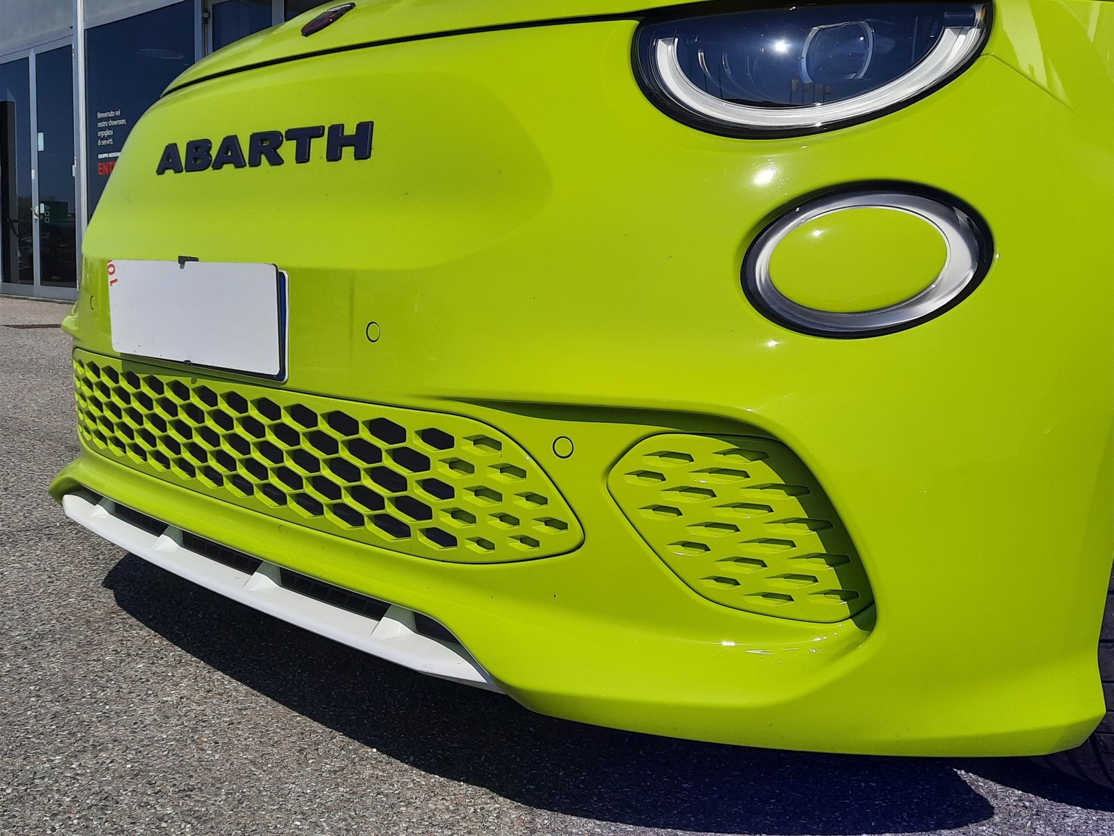 24 - Abarth 500e 42 kwh scorpionissima
