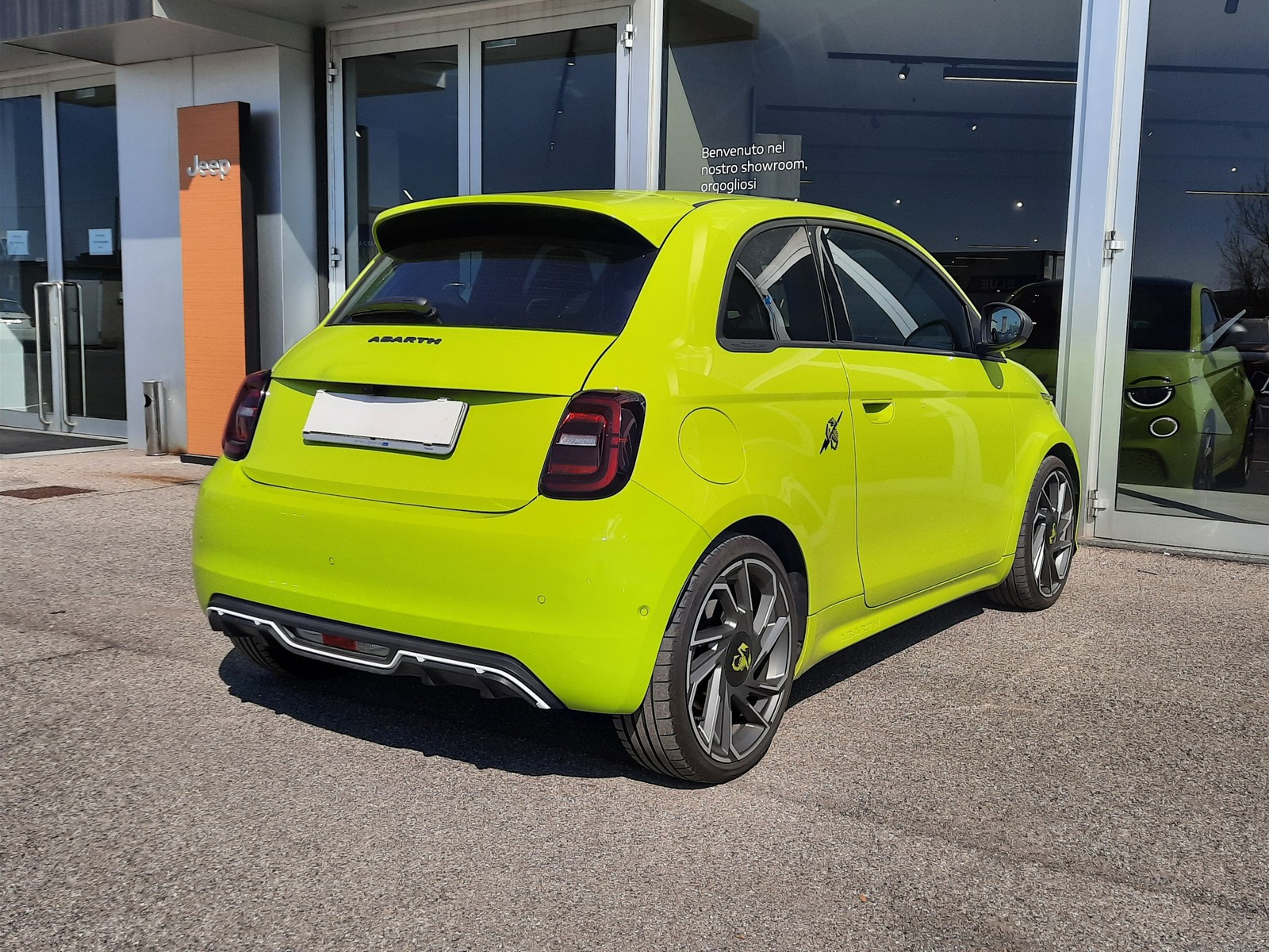 4 - Abarth 500e 42 kwh scorpionissima