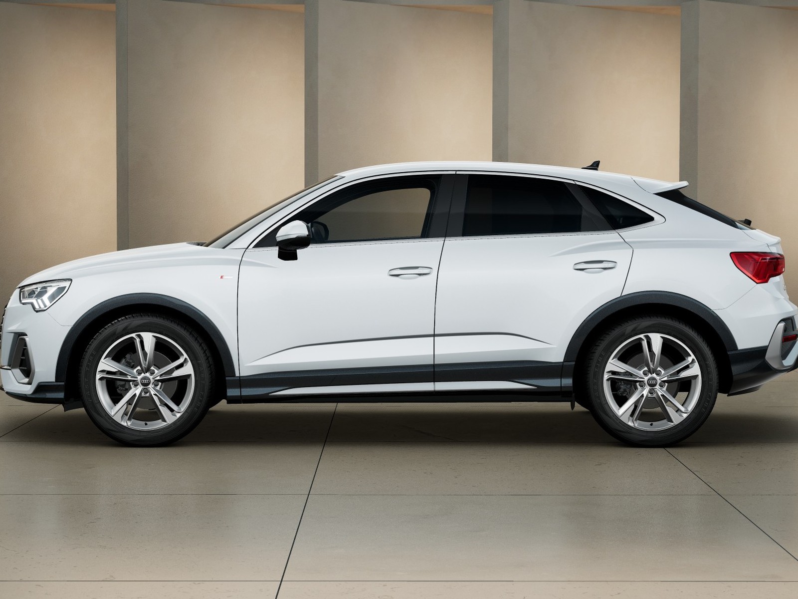 3 - Audi Q3 sportback 35 2.0 tdi s line edition s tronic