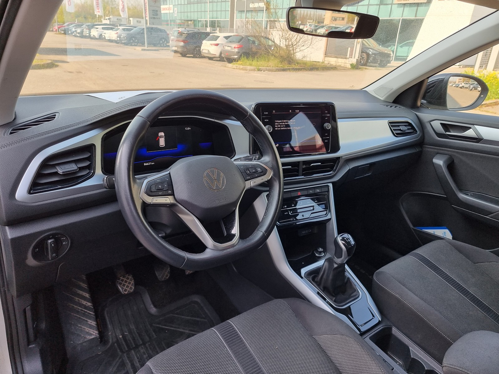 5 - Volkswagen T-Roc 1.0 tsi 110cv life