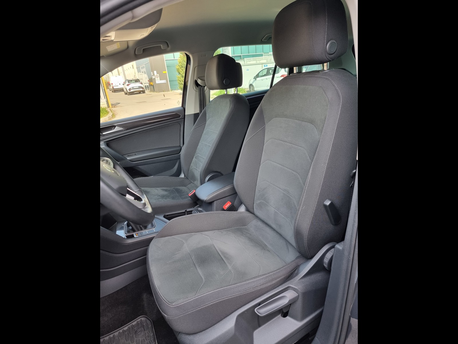 8 - Volkswagen Tiguan 1.5 tsi act 150cv elegance dsg