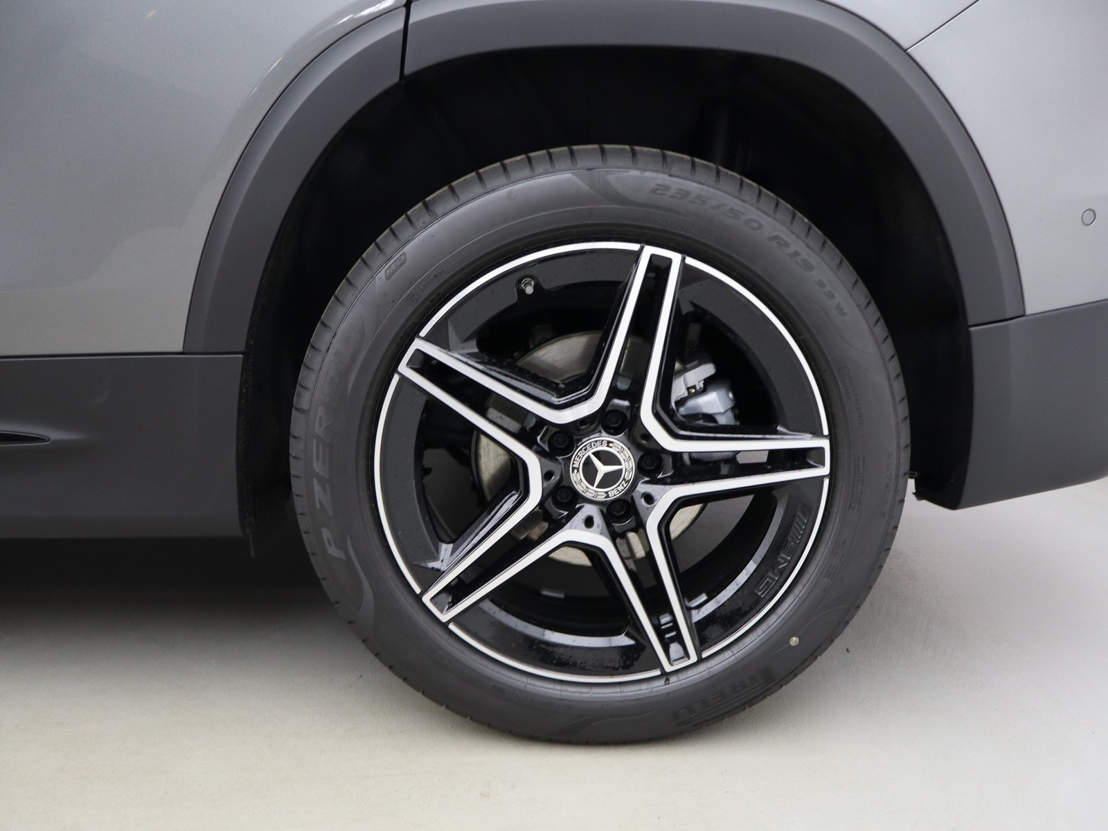 4 - Mercedes GLB 200 d amg line advanced plus 8g-dct