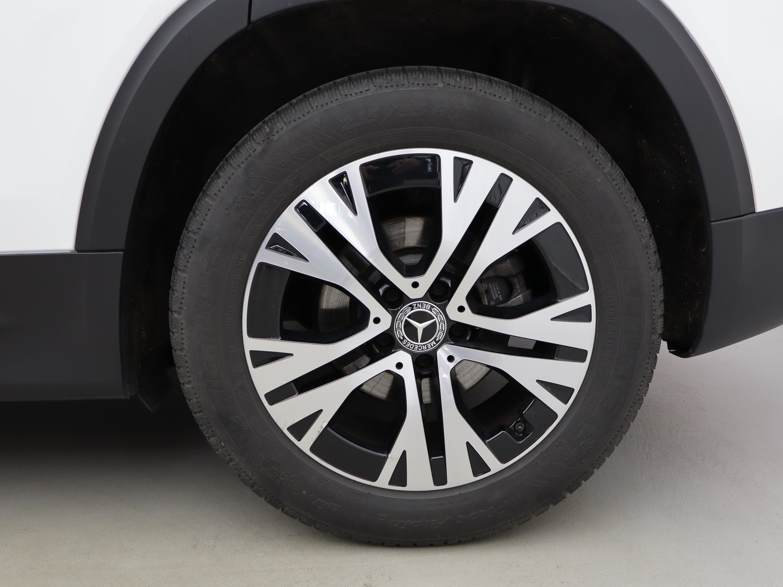 4 - Mercedes GLB 200 d progressive advanced plus 8g-dct