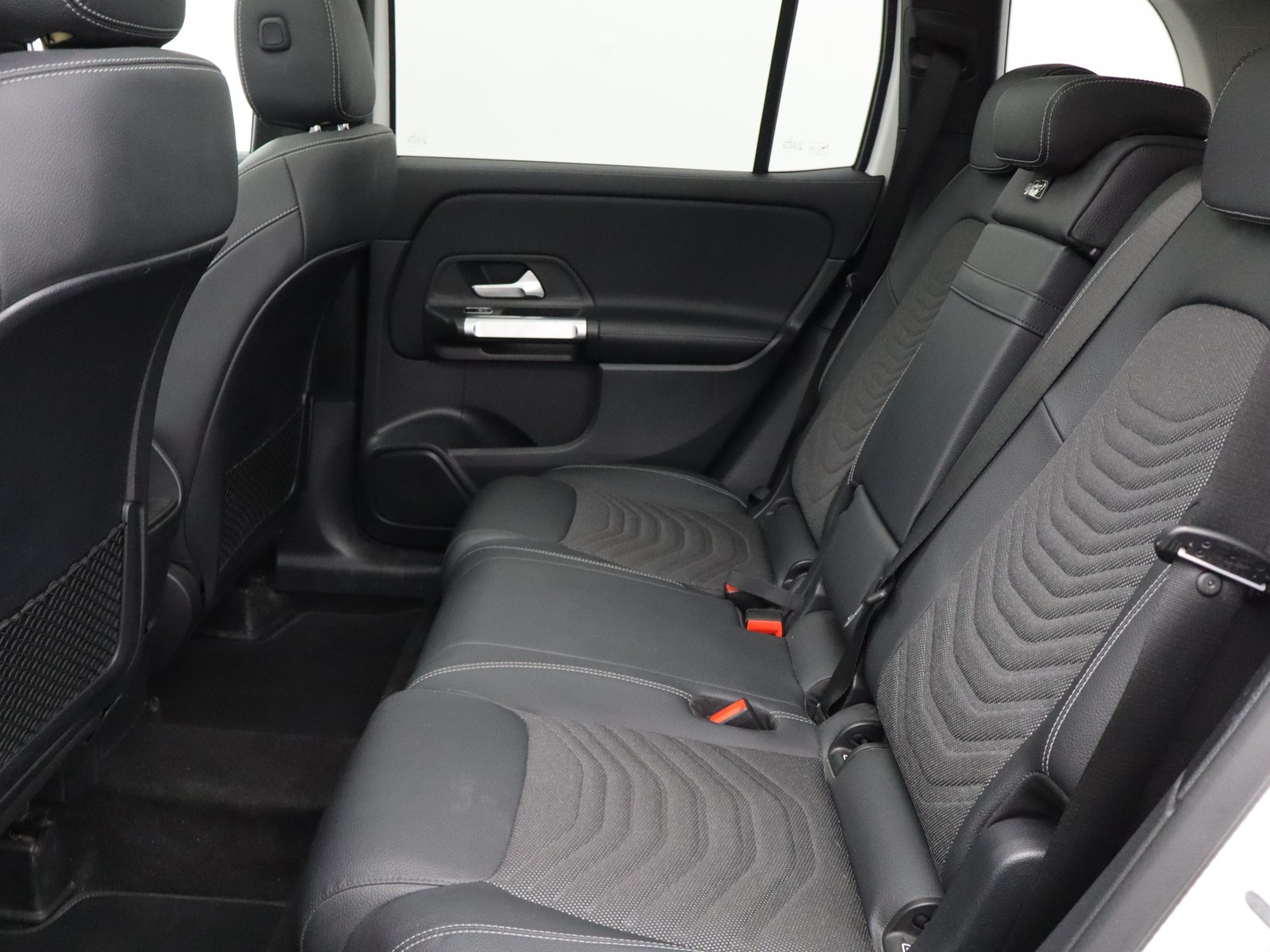 8 - Mercedes GLB 200 d progressive advanced plus 8g-dct
