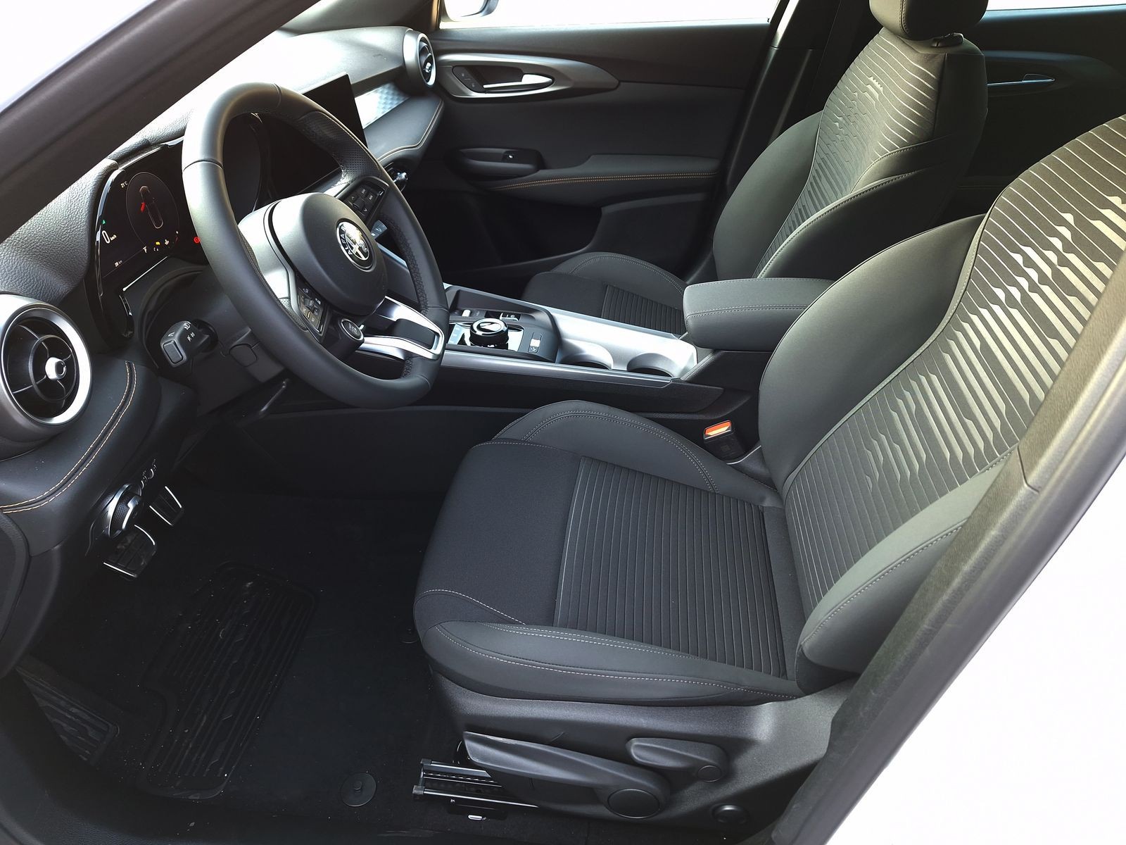11 - Alfa Romeo Tonale 1.5 hybrid 175cv sprint tct7