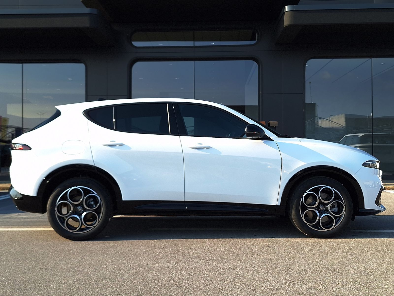 4 - Alfa Romeo Tonale 1.5 hybrid 175cv sprint tct7