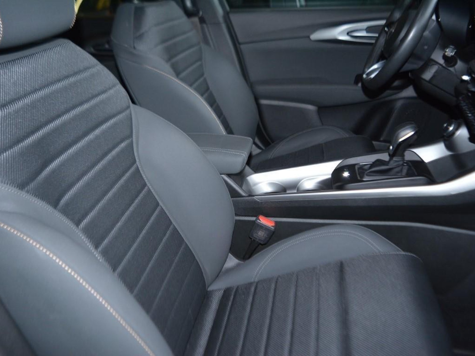 5 - Alfa Romeo Tonale 1.6 130cv ti tct6