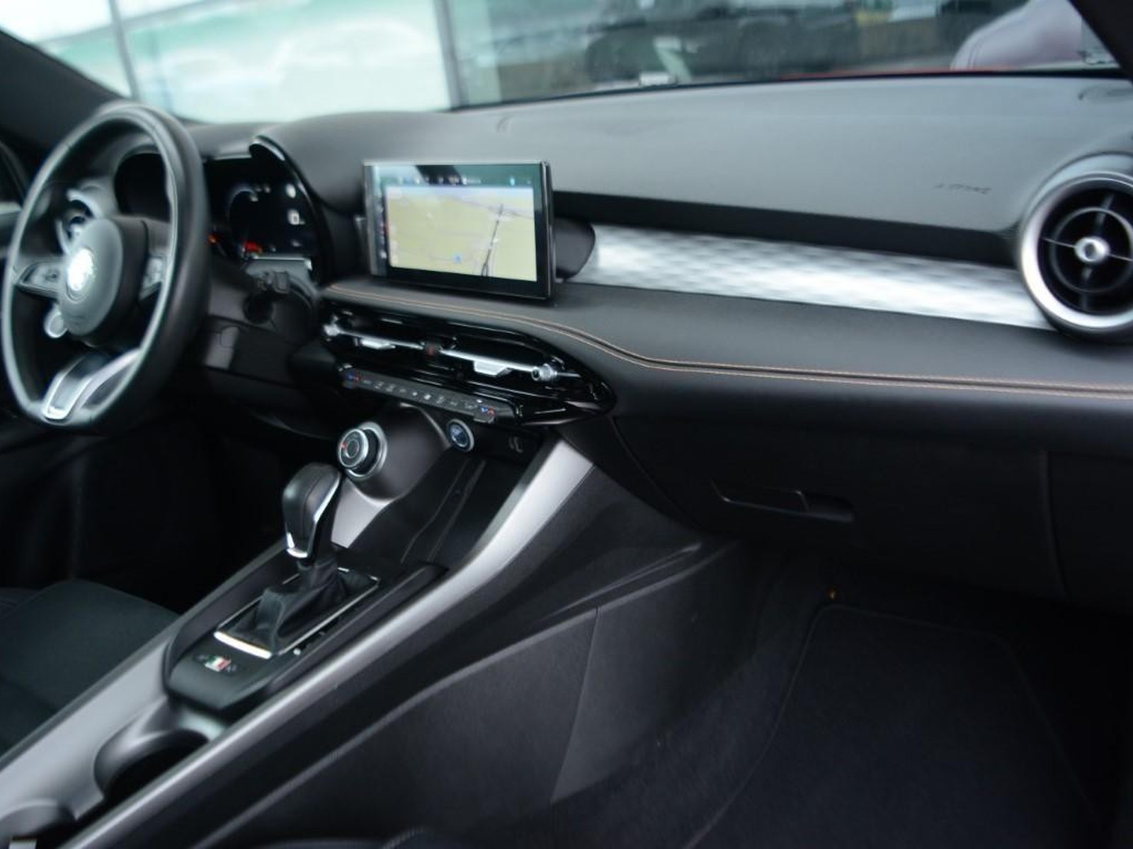8 - Alfa Romeo Tonale 1.6 130cv ti tct6