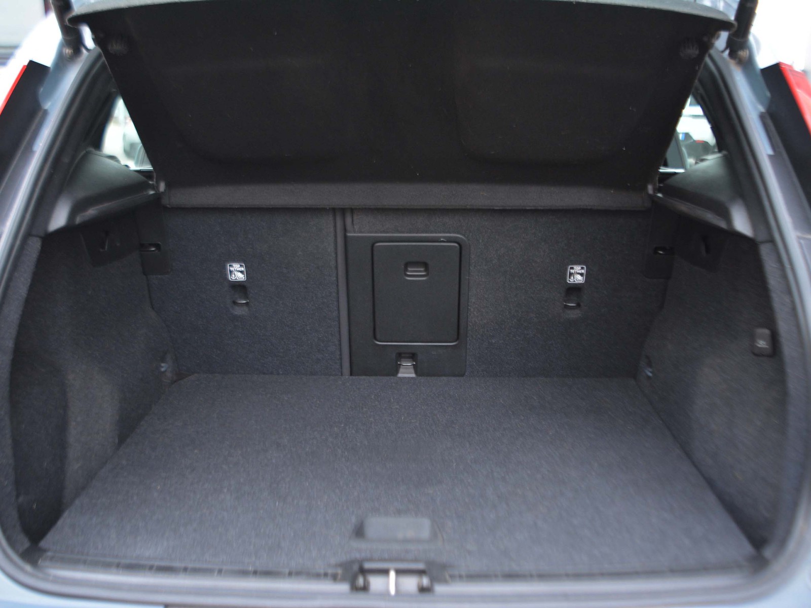 16 - Volvo XC40 1.5 t4 recharge plug-in-hybrid inscription expression geartronic my21