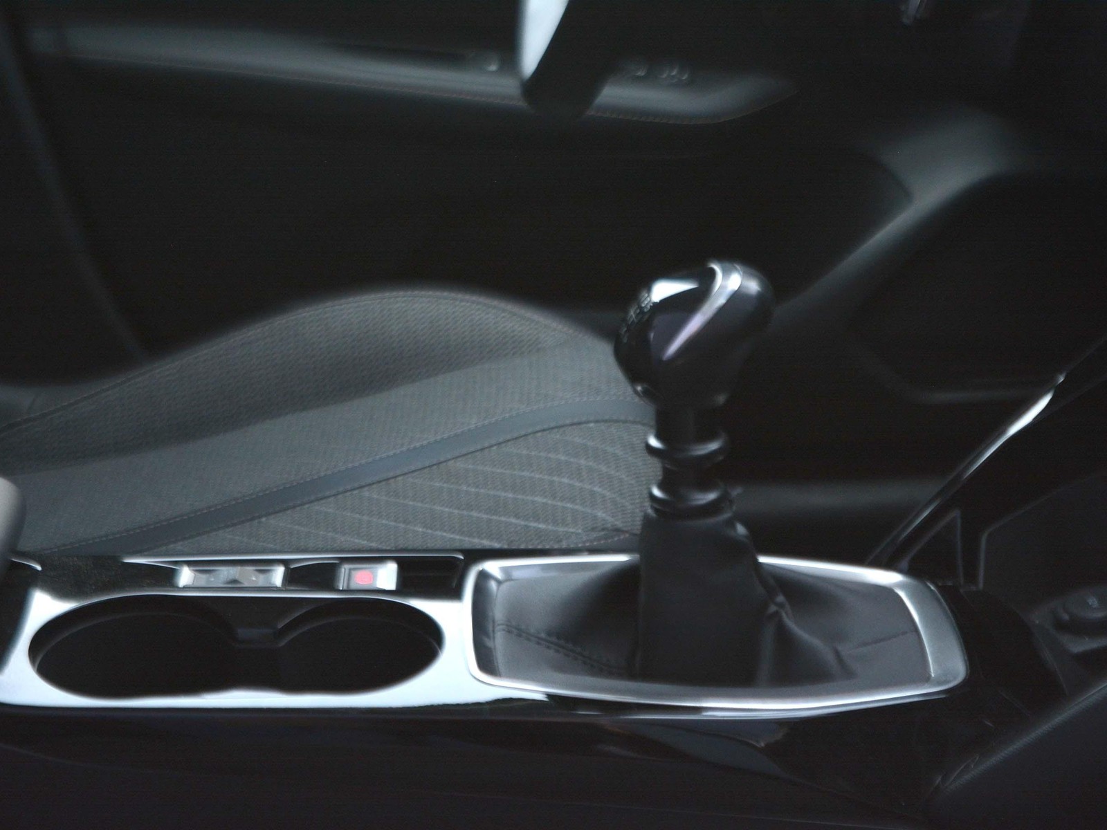 12 - Peugeot 208 1.2 puretech 100cv allure s&s