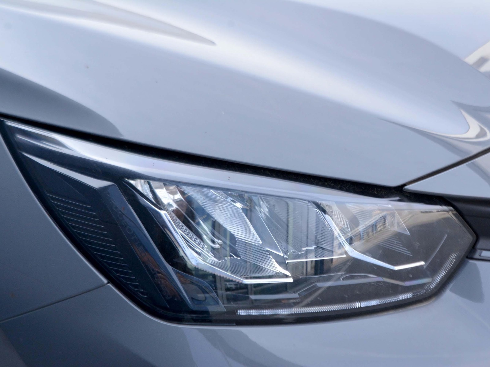 21 - Peugeot 208 1.2 puretech 100cv allure s&s