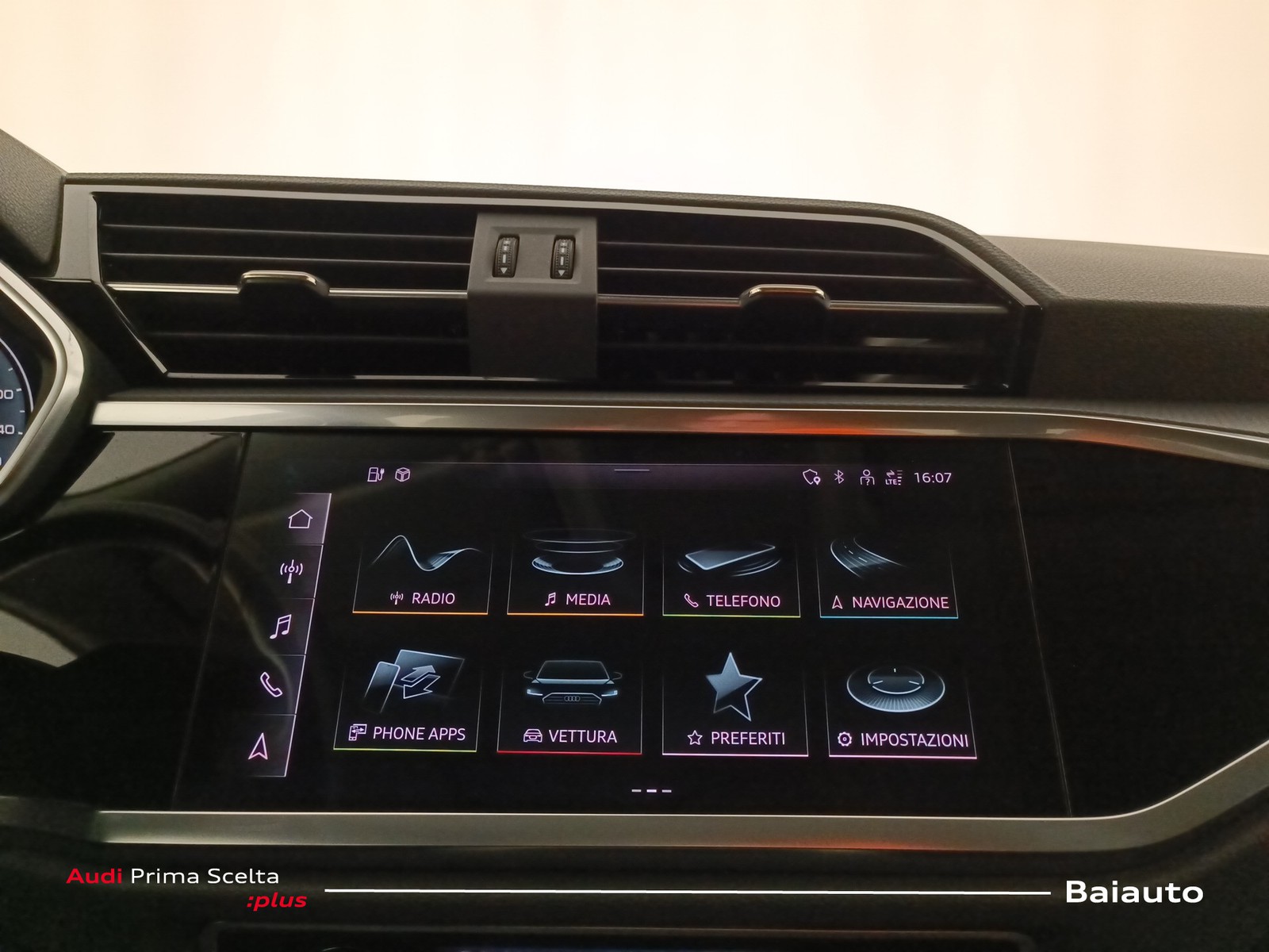 11 - Audi Q3 45 1.4 tfsi e s line edition s tronic