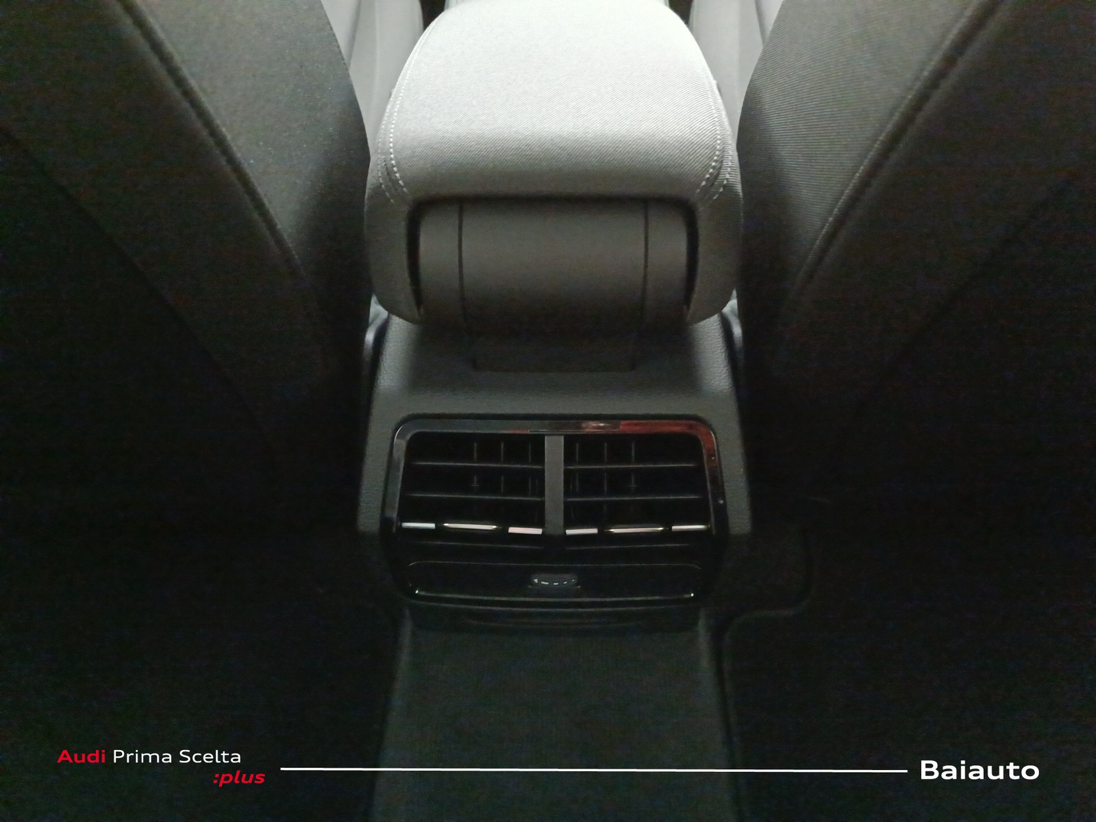 14 - Audi Q3 45 1.4 tfsi e s line edition s tronic