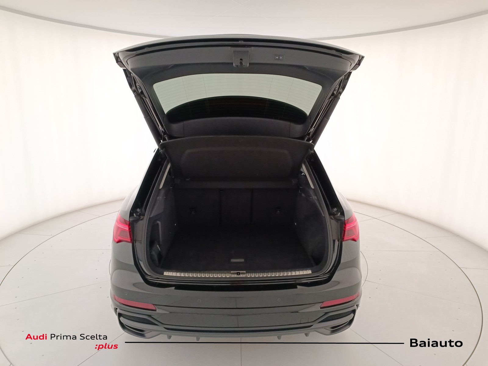 33 - Audi Q3 45 1.4 tfsi e s line edition s tronic