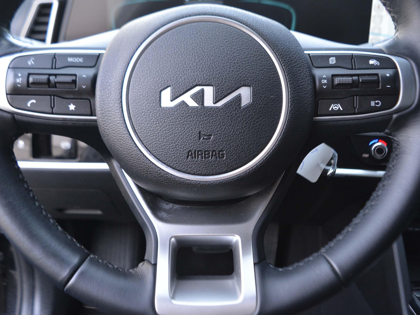 16 - Kia Sportage 1.6 crdi mhev business dct