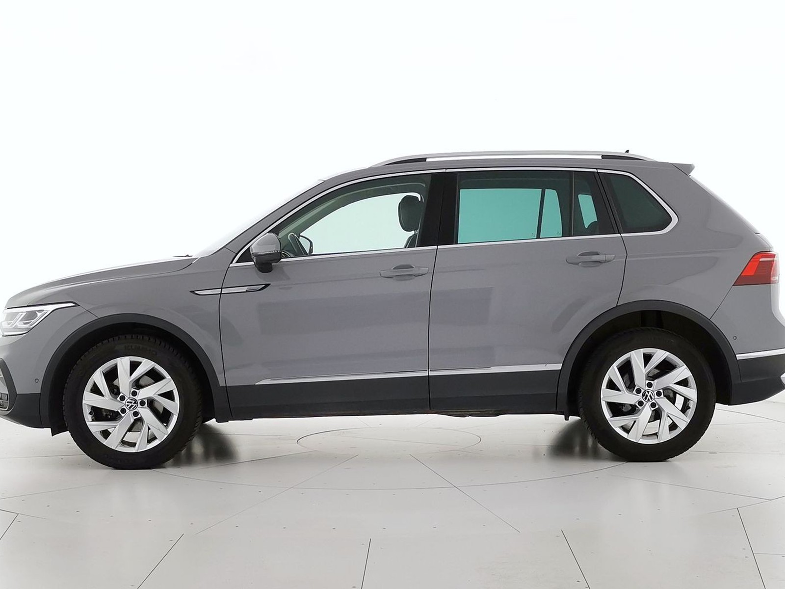 3 - Volkswagen Tiguan 1.5 tsi act 150cv elegance dsg