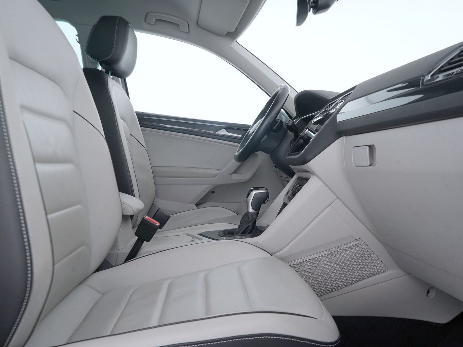 8 - Volkswagen Tiguan 1.5 tsi act 150cv elegance dsg