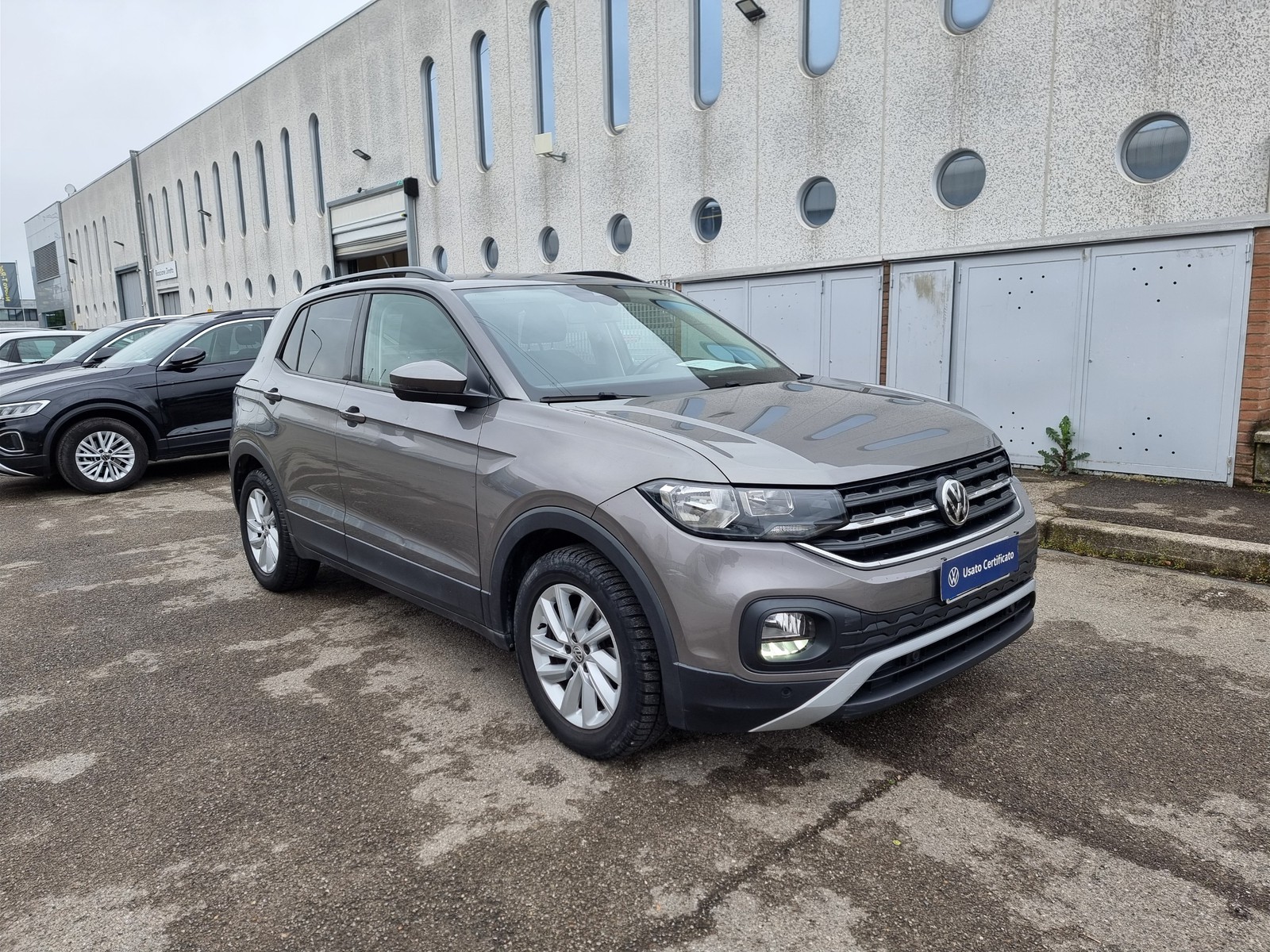 2 - Volkswagen T-Cross 1.0 tsi first edition