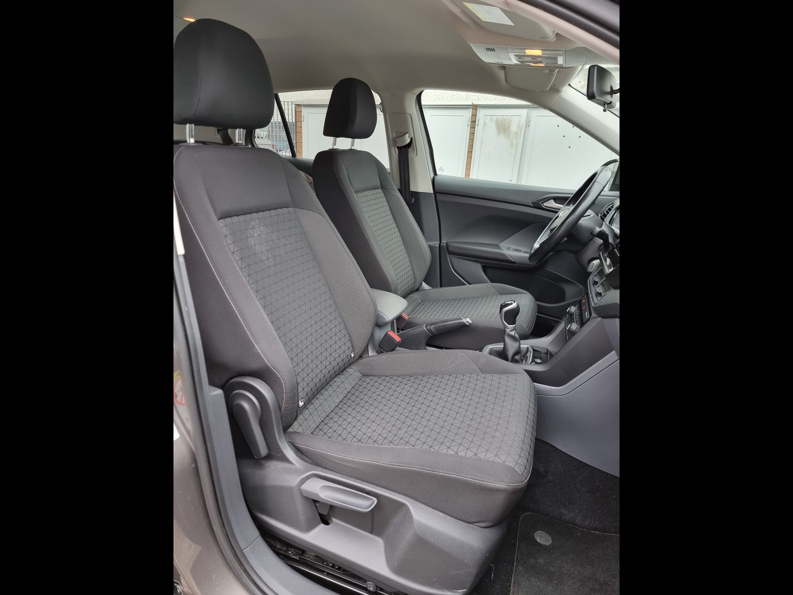 12 - Volkswagen T-Cross 1.0 tsi first edition