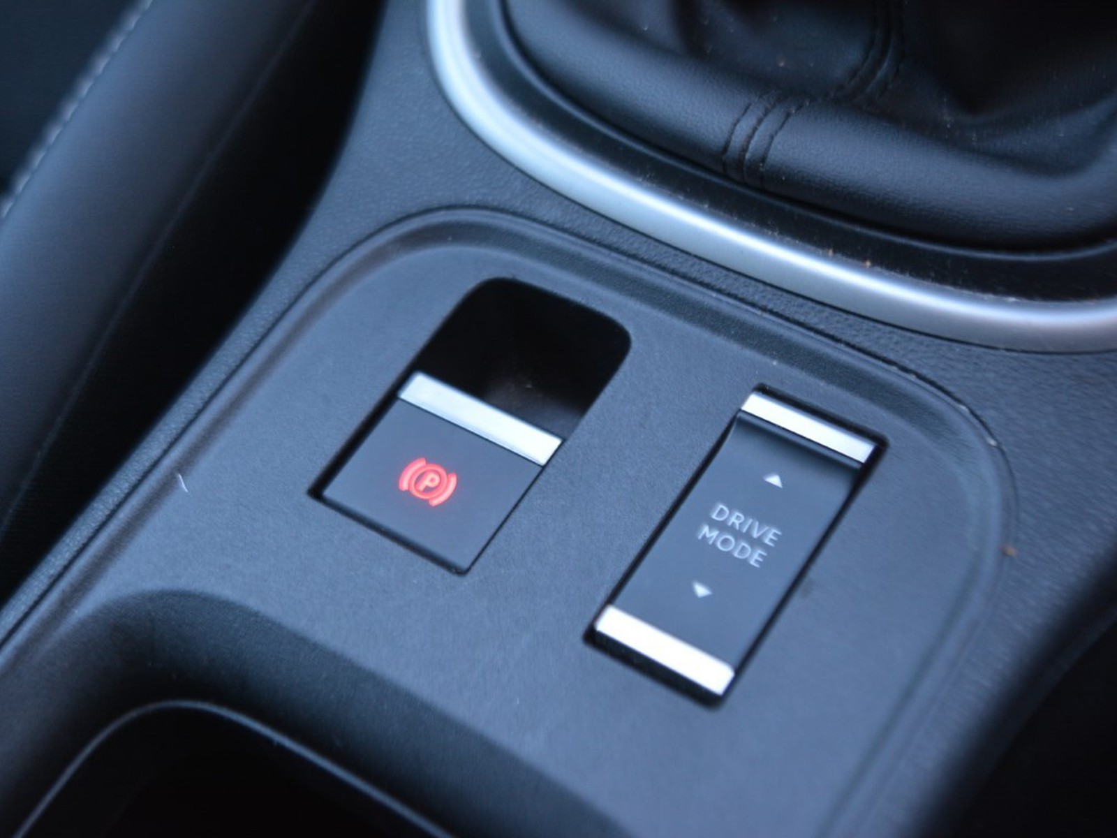 17 - Jeep Avenger 1.2 turbo 100cv summit fwd