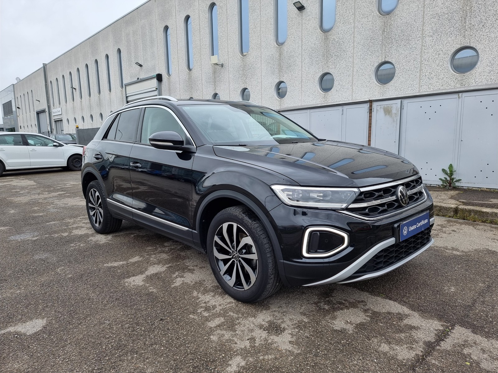 2 - Volkswagen T-Roc 1.0 tsi 110cv style