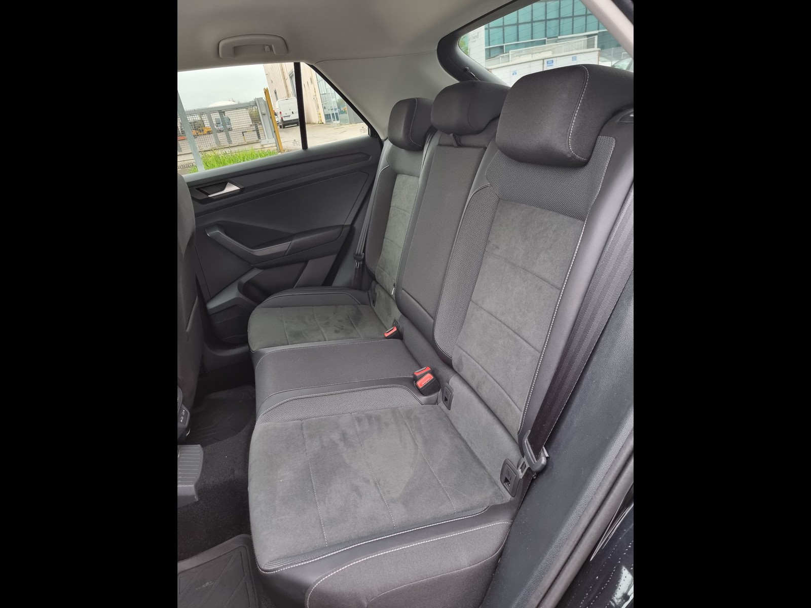 10 - Volkswagen T-Roc 1.0 tsi 110cv style