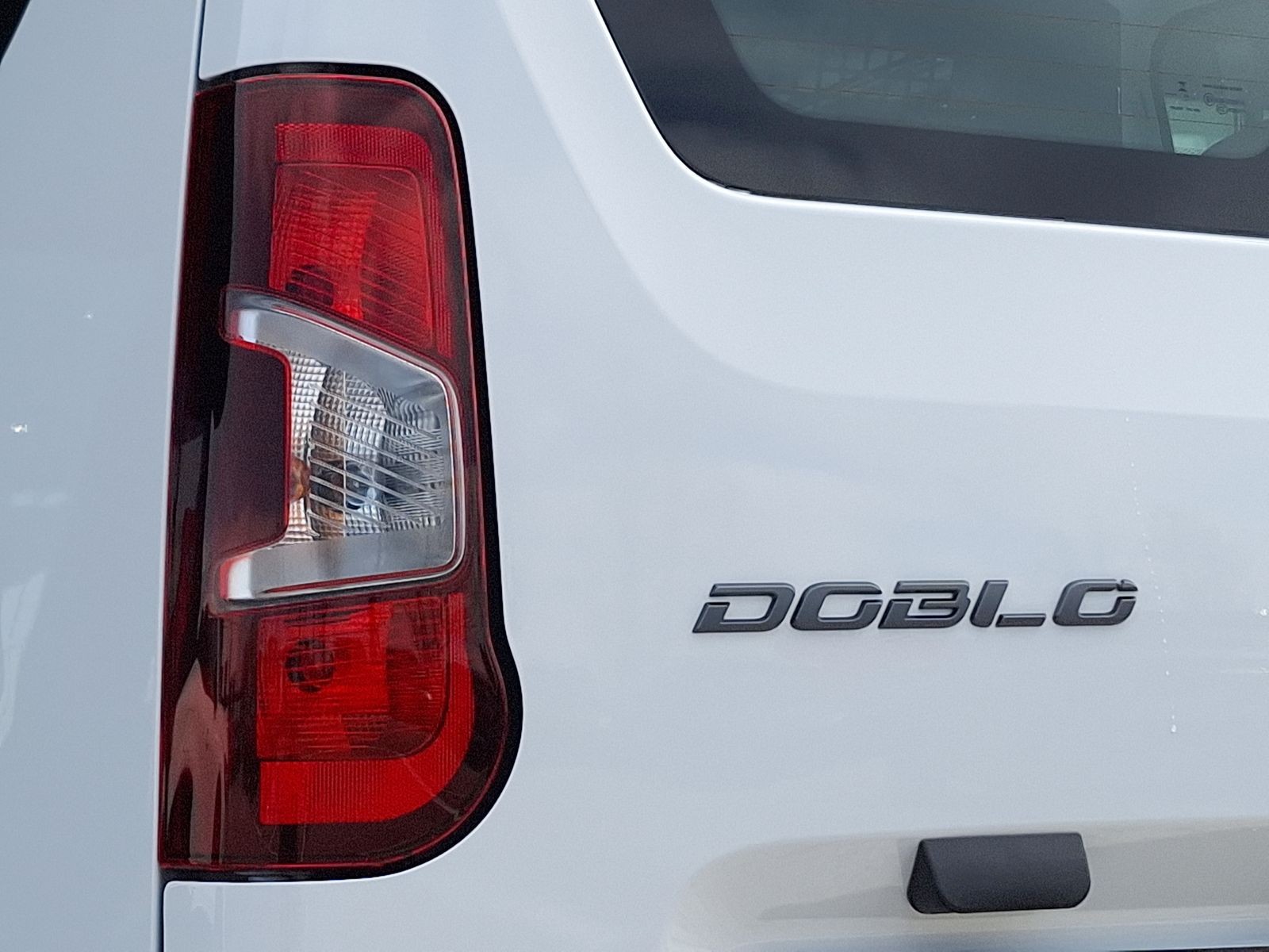 15 - Fiat Professional Doblò Series 4 Stock My26 Doppia Cabina Xl 1.5 Diesel 100 Cv Manual