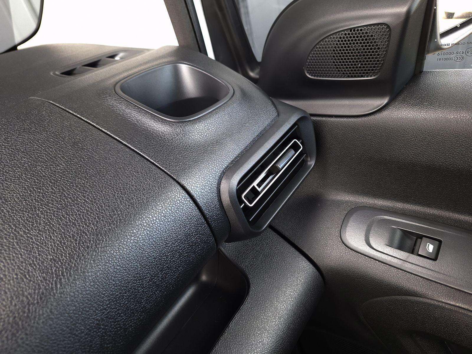 21 - Fiat Professional Doblò Series 4 Stock My26 Doppia Cabina Xl 1.5 Diesel 100 Cv Manual