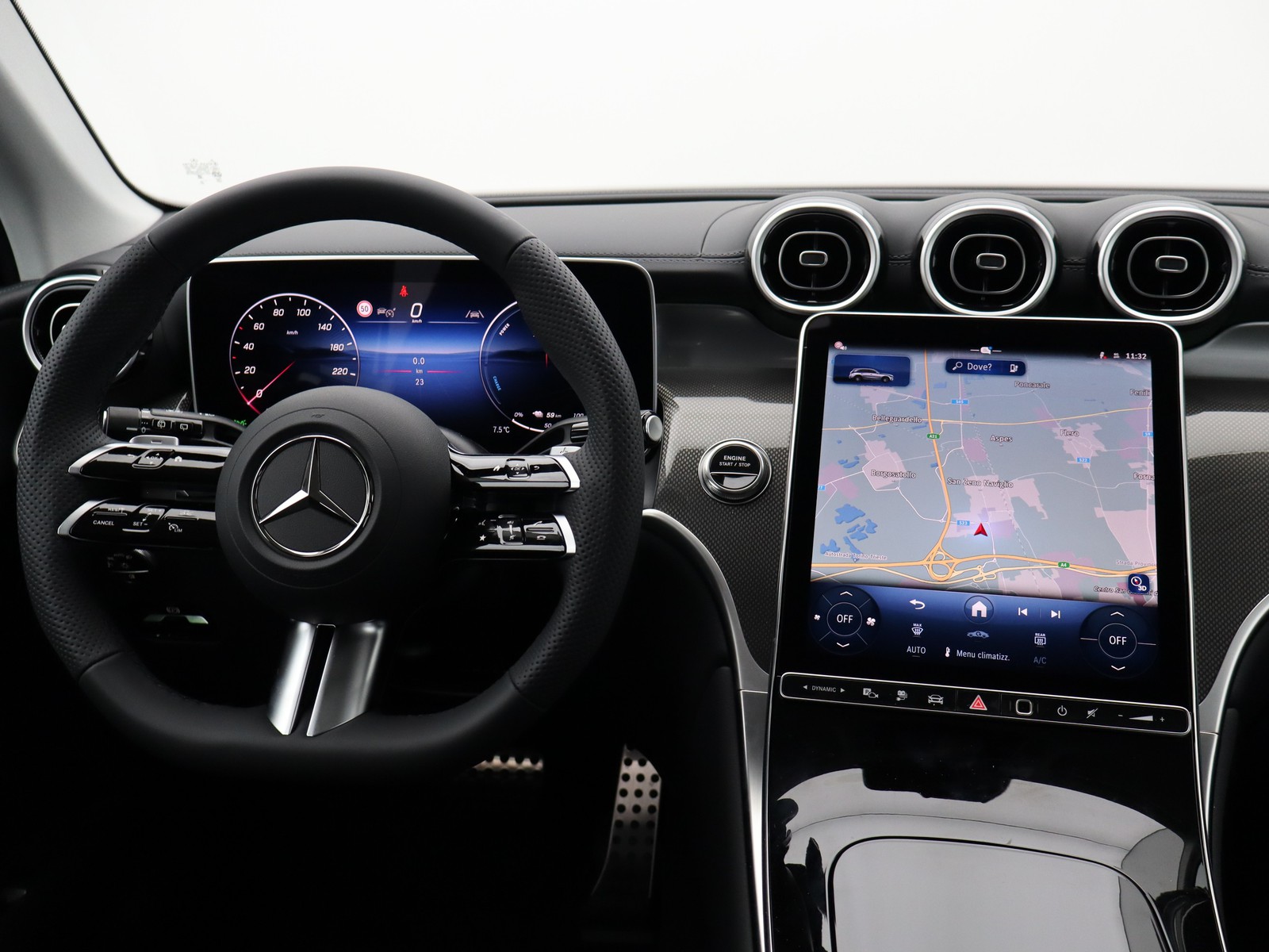 12 - Mercedes GLC suv 300 de plug in hybrid amg line advanced tech 4matic 9g-tronic