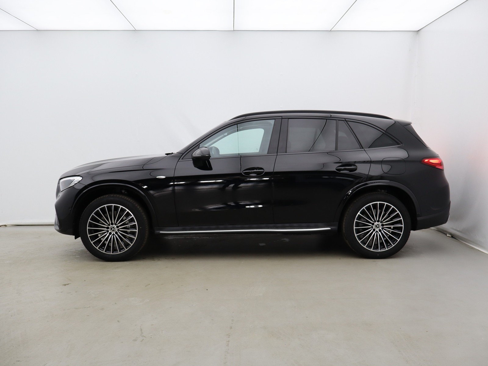 3 - Mercedes GLC suv 300 de plug in hybrid amg line advanced tech 4matic 9g-tronic