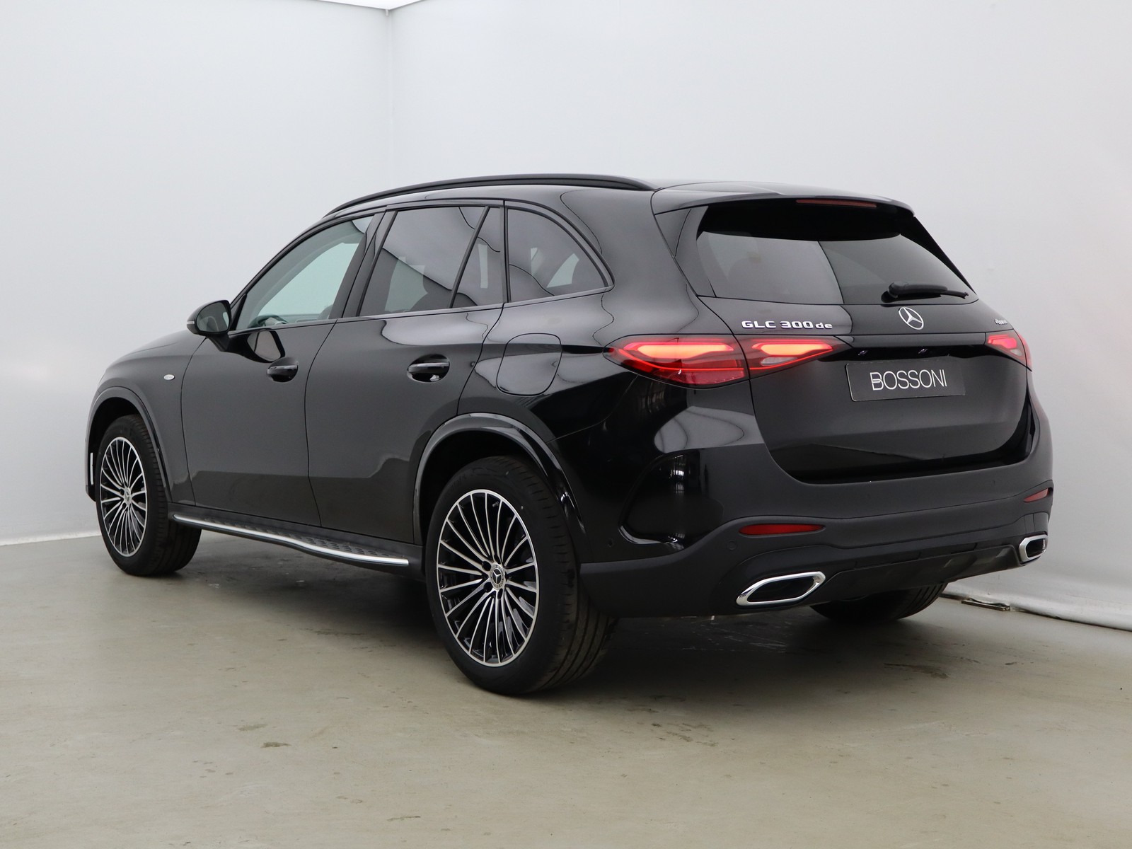 5 - Mercedes GLC suv 300 de plug in hybrid amg line advanced tech 4matic 9g-tronic