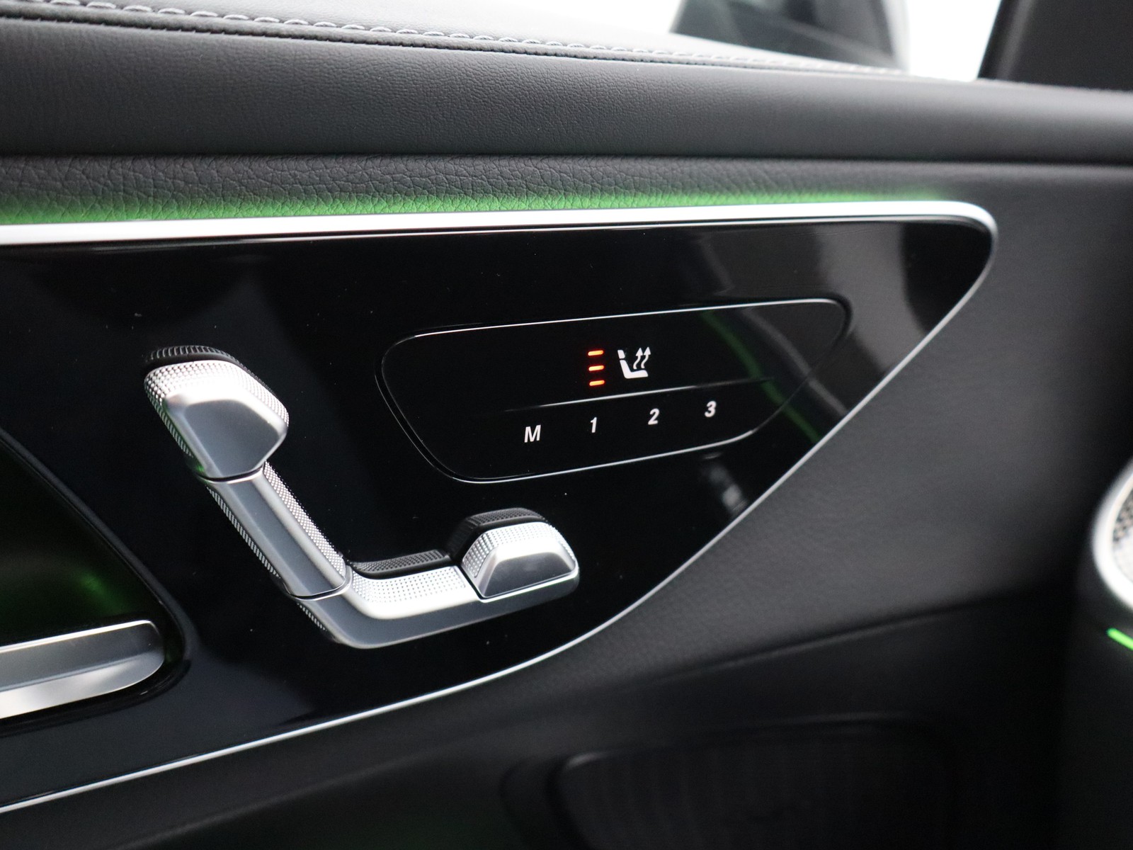 15 - Mercedes GLC suv 300 de plug in hybrid amg line advanced plus 4matic 9g-tronic