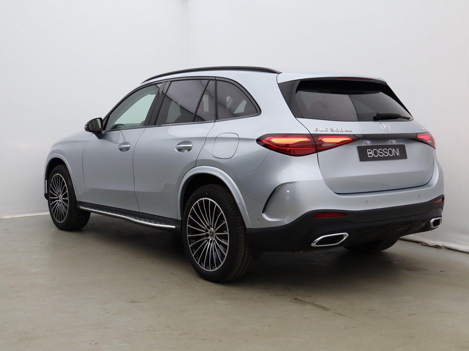 5 - Mercedes GLC suv 300 de plug in hybrid amg line advanced plus 4matic 9g-tronic