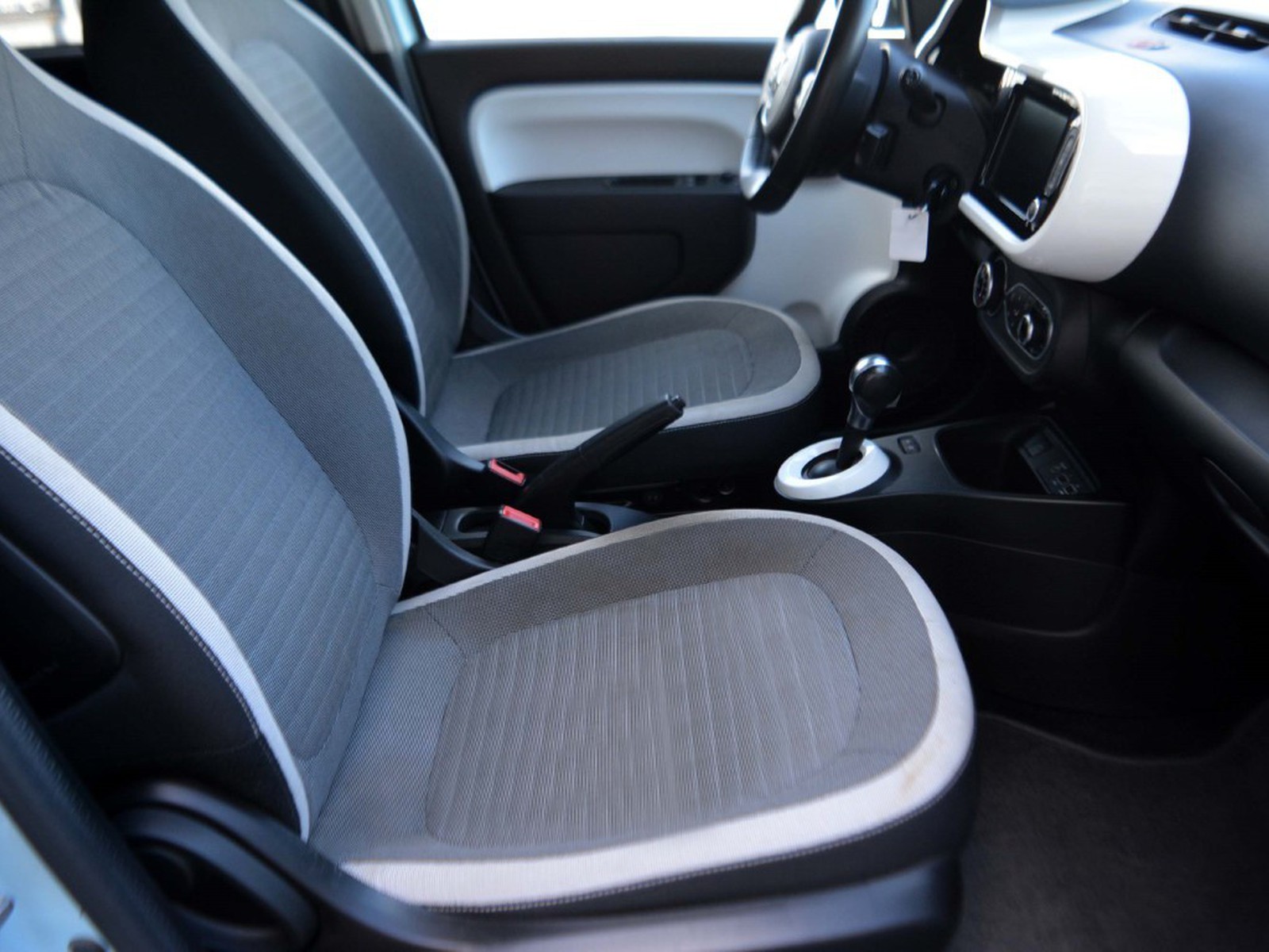 5 - Renault Twingo 22 kwh zen