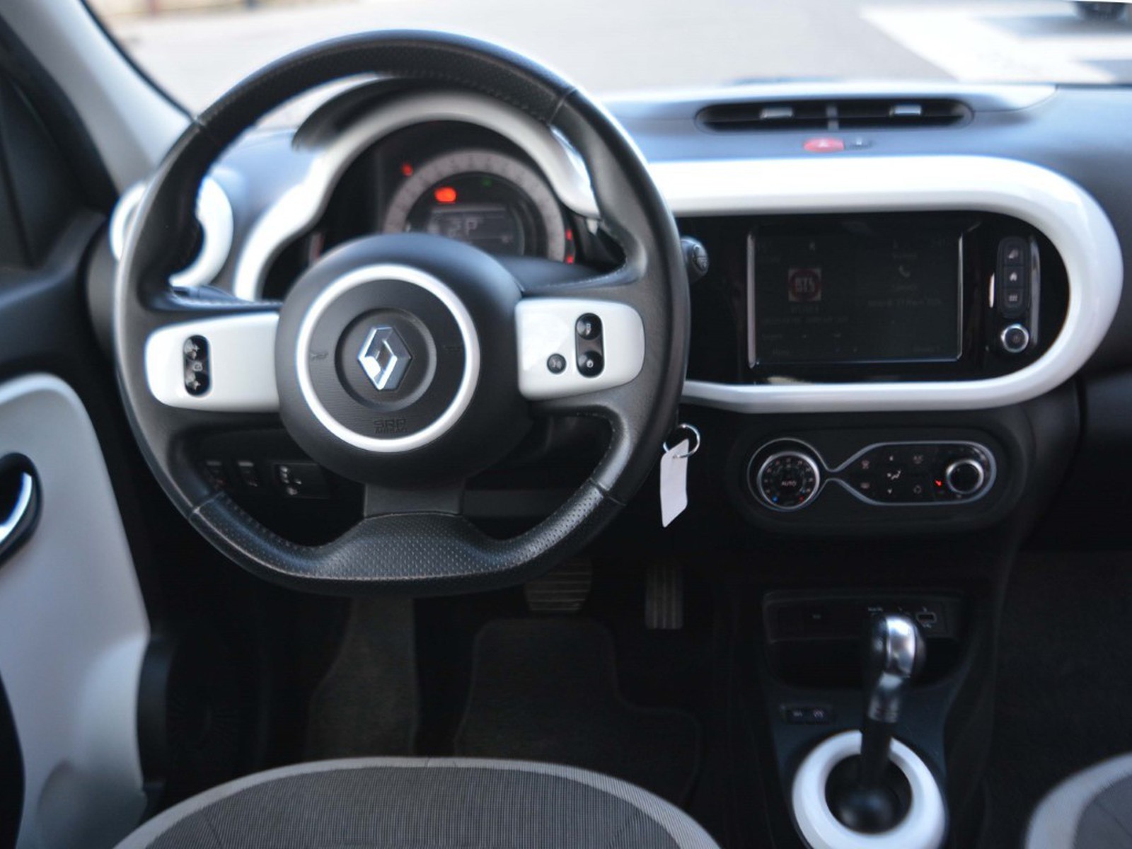 8 - Renault Twingo 22 kwh zen