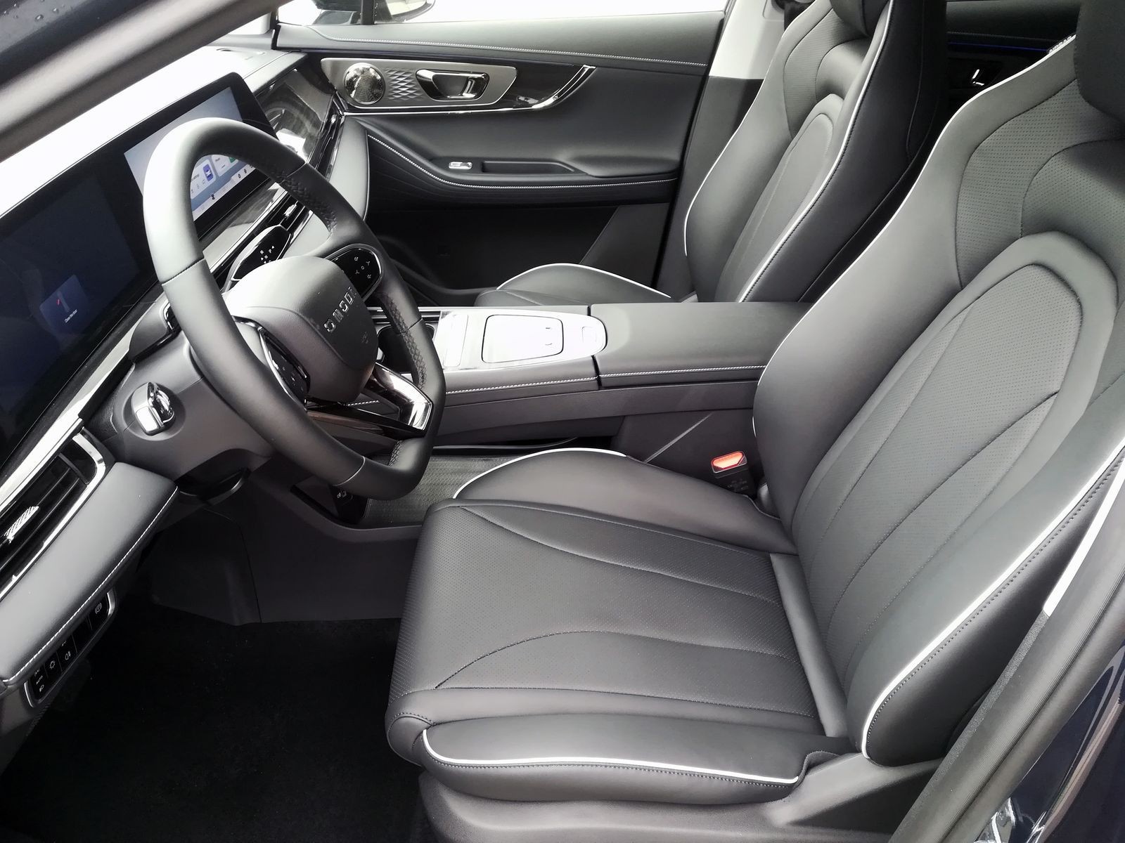 11 - Omoda 5 1.6 tgdi premium 7dct