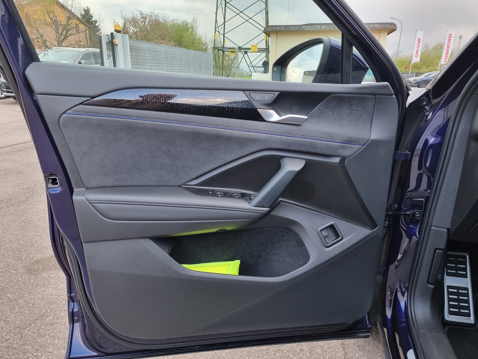 8 - Volkswagen Tayron 1.5 tsi ehybrid 204cv r-line plus dsg