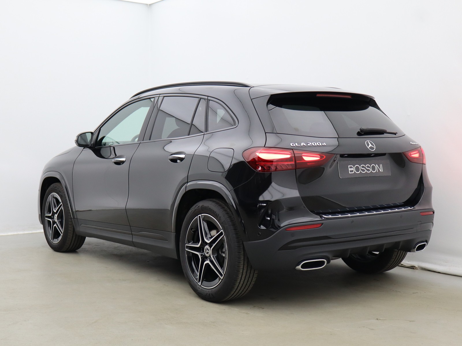 5 - Mercedes GLA 200 d amg line premium 4matic 8g-dct
