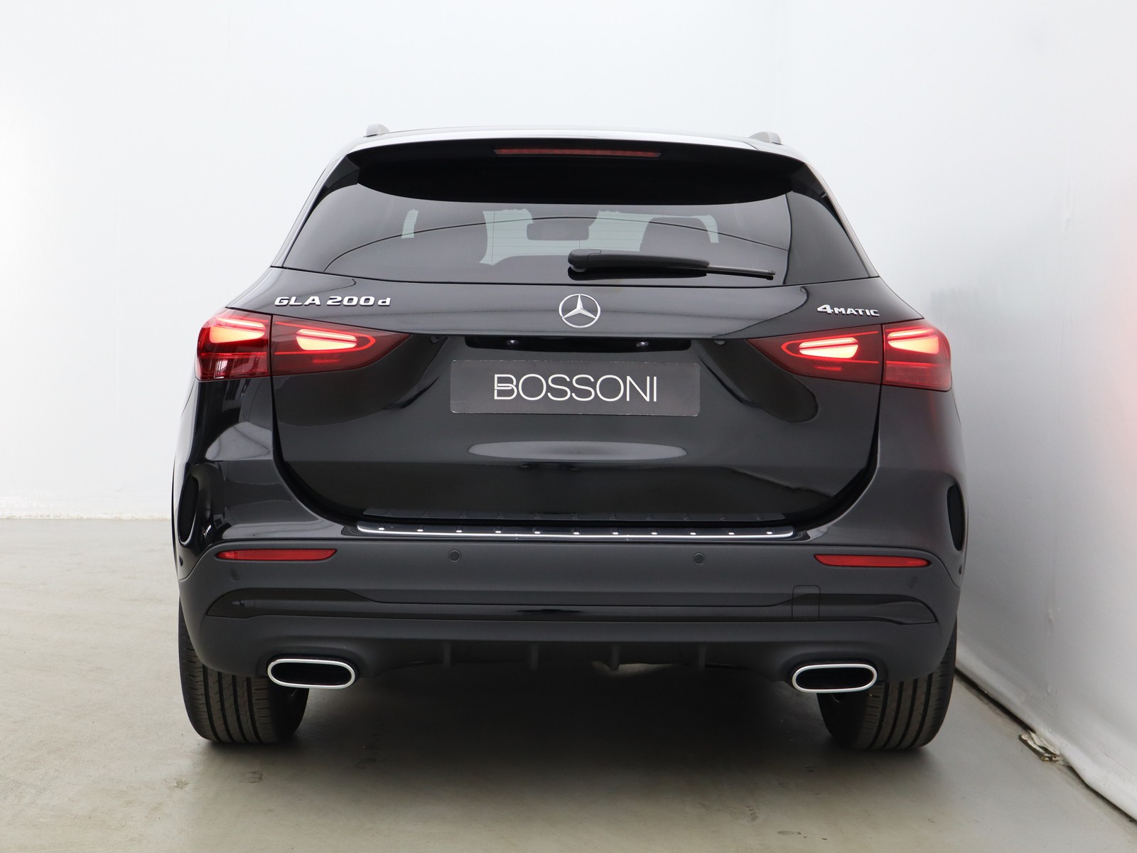 6 - Mercedes GLA 200 d amg line premium 4matic 8g-dct