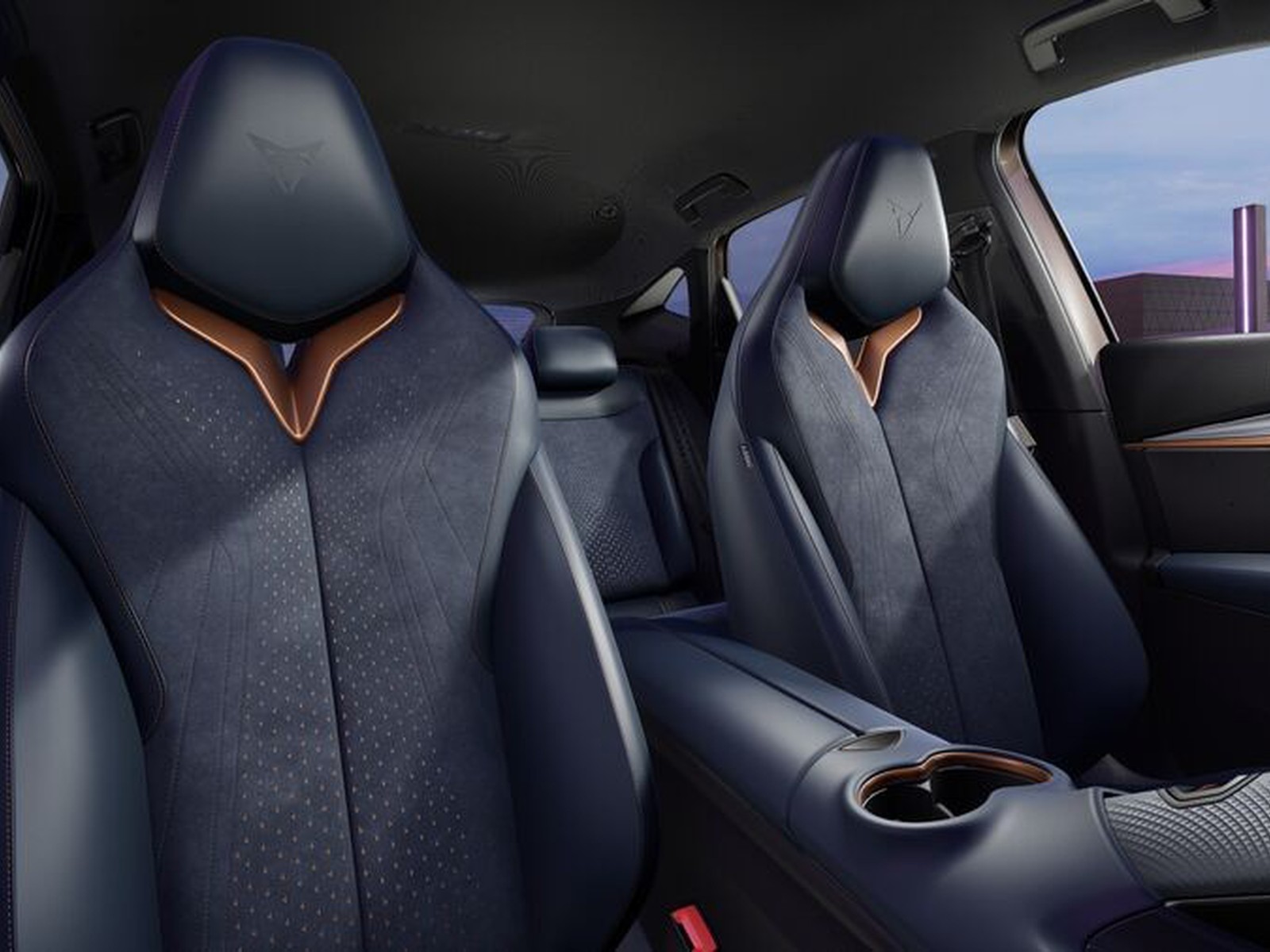 10 - Cupra Tavascan 77kwh endurance immersive rwd