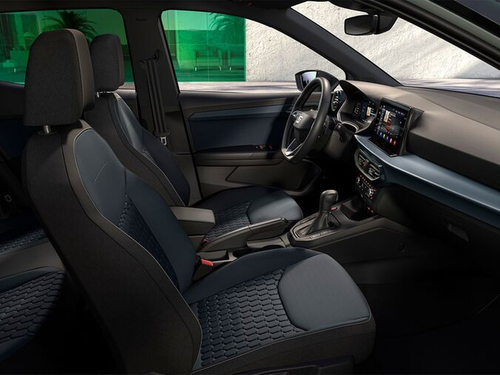 8 - Seat Arona 1.0 ecotsi 95cv black edition