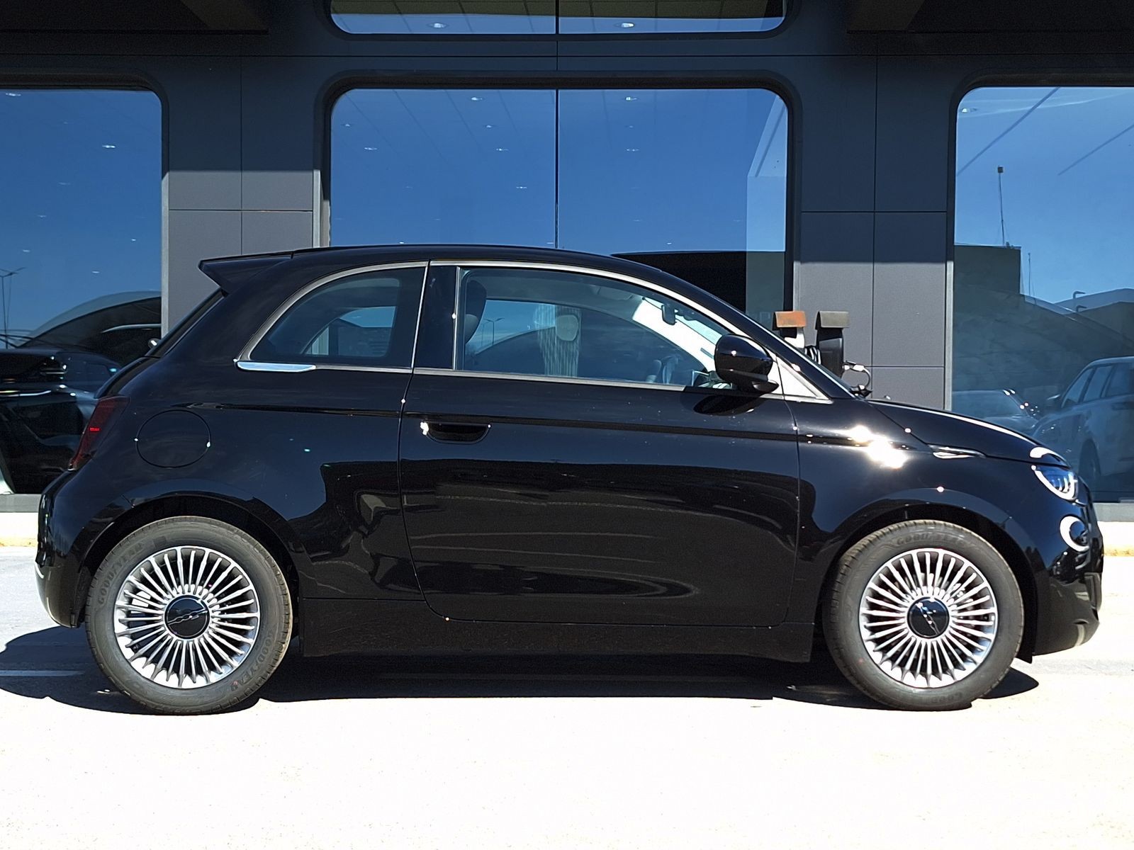 4 - Fiat 500 1.0 hybrid torino