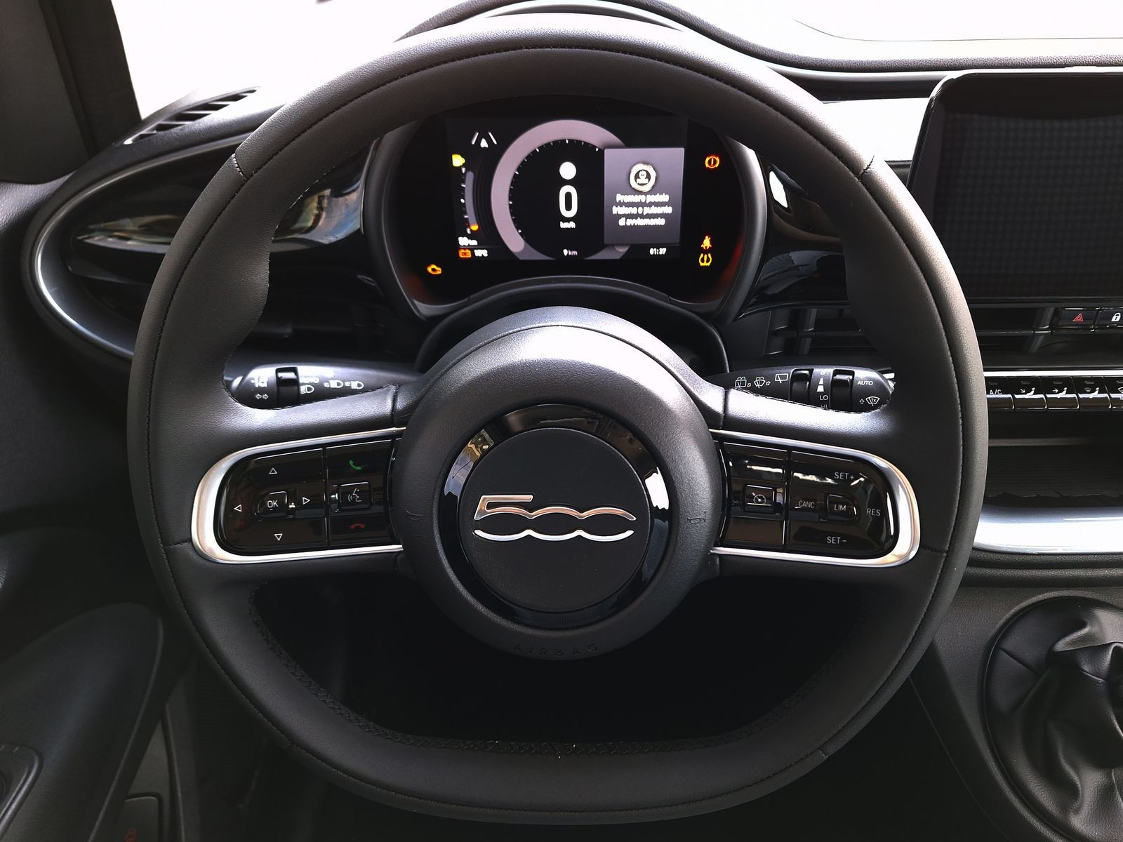 8 - Fiat 500 1.0 hybrid torino