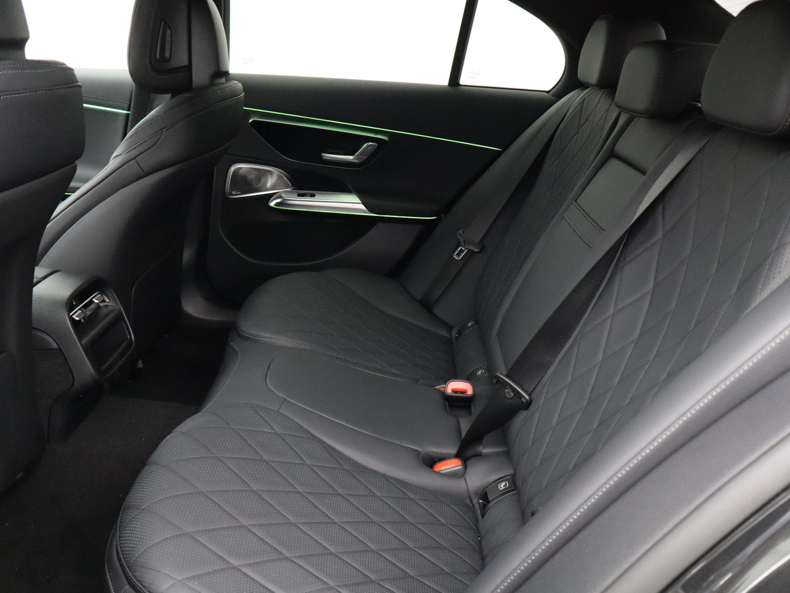8 - Mercedes Classe E berlina 300 de plug in hybrid amg line premium 4matic 9g-tronic