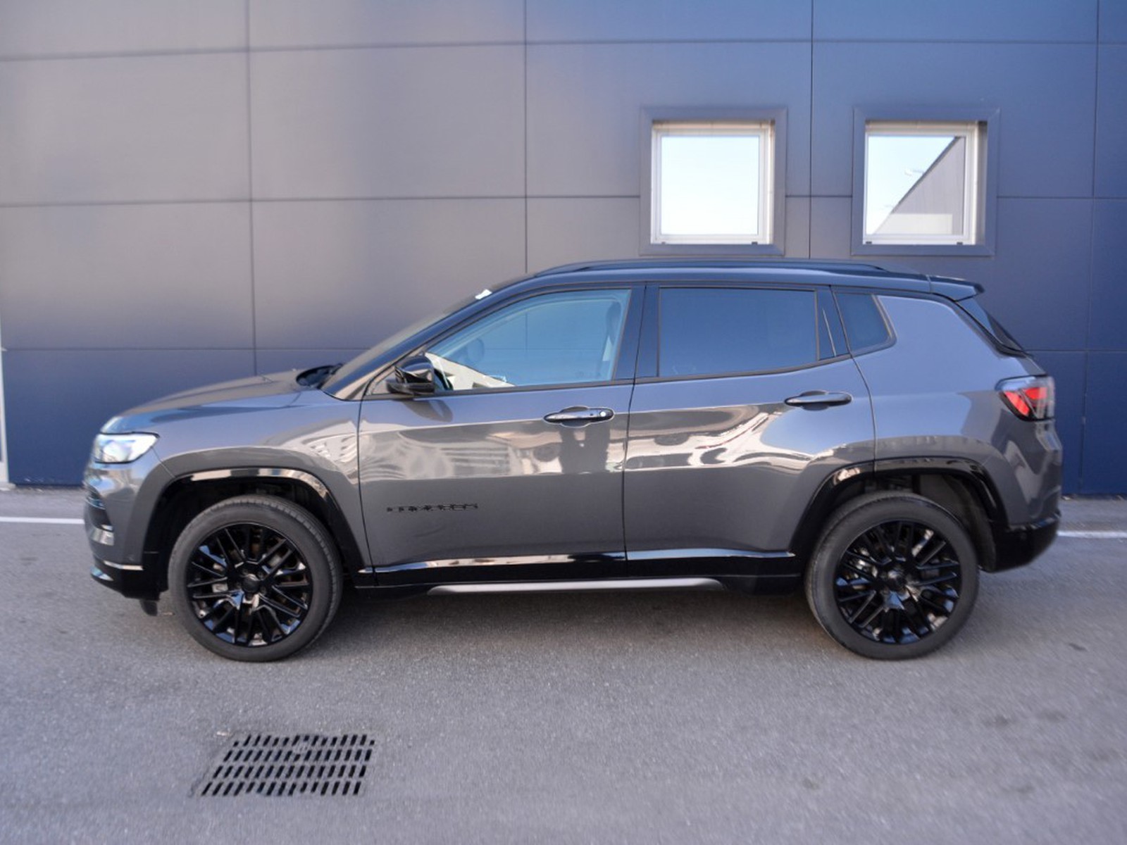24 - Jeep Compass 1.6 multijet ii 130cv s 2wd