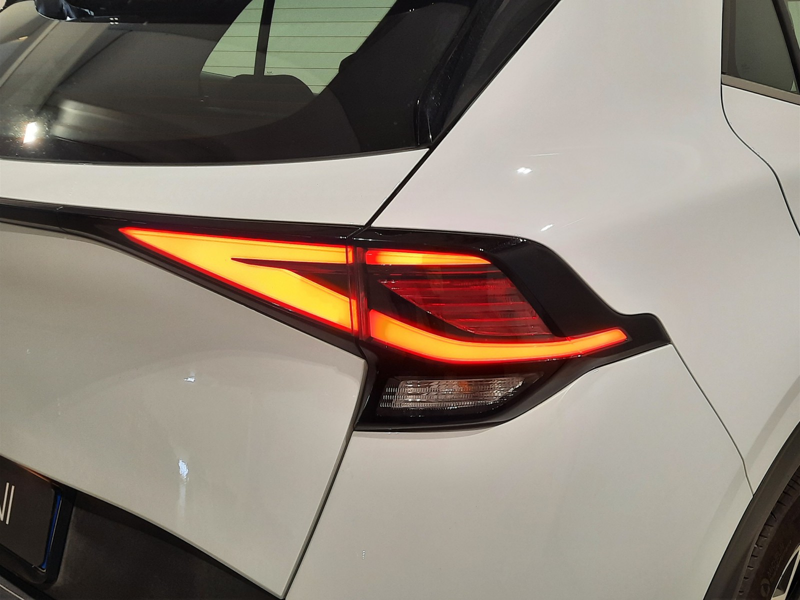 24 - Kia Sportage 1.6 t-gdi mhev business imt