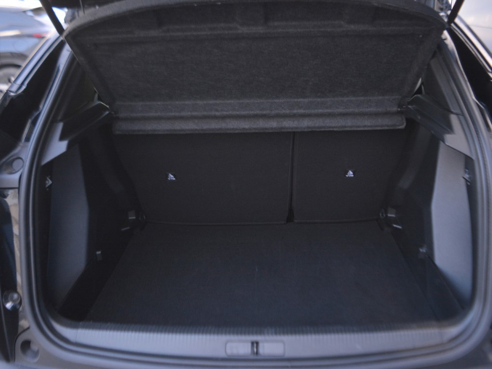 14 - Peugeot 2008 1.2 puretech 100cv allure s&s