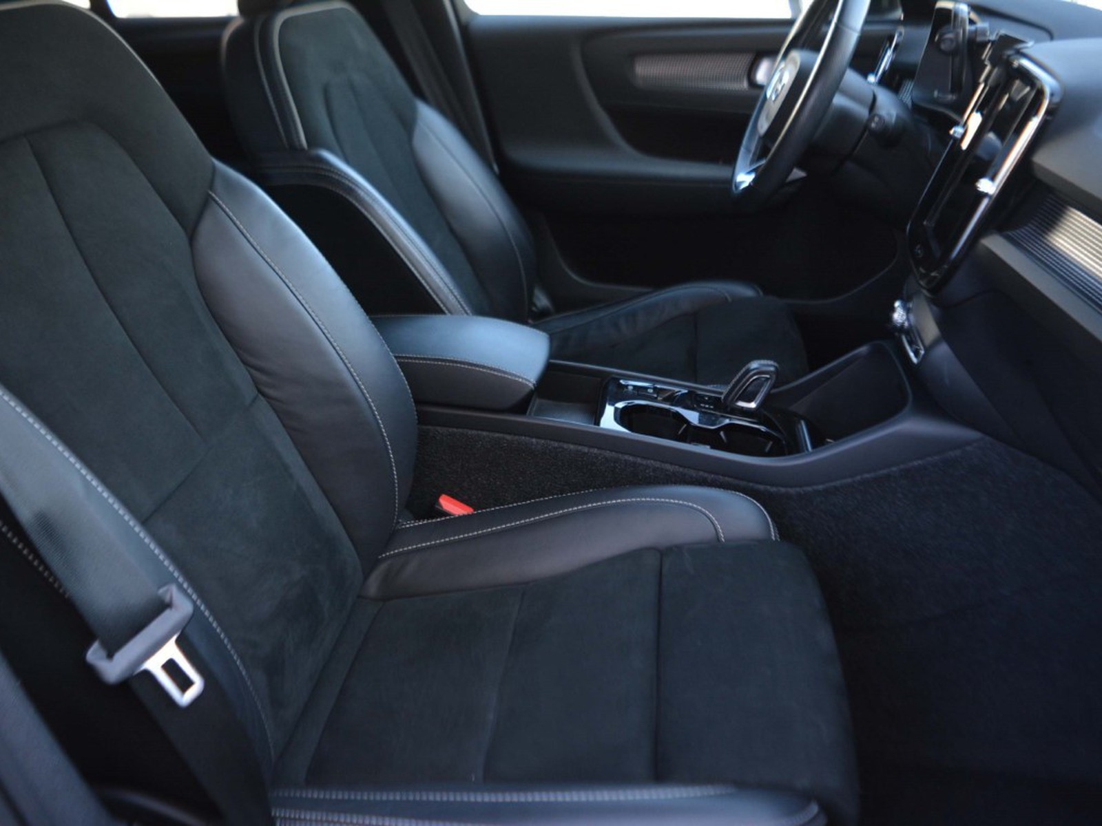 5 - Volvo XC40 1.5 t4 recharge plug-in-hybrid r-design geartronic my21