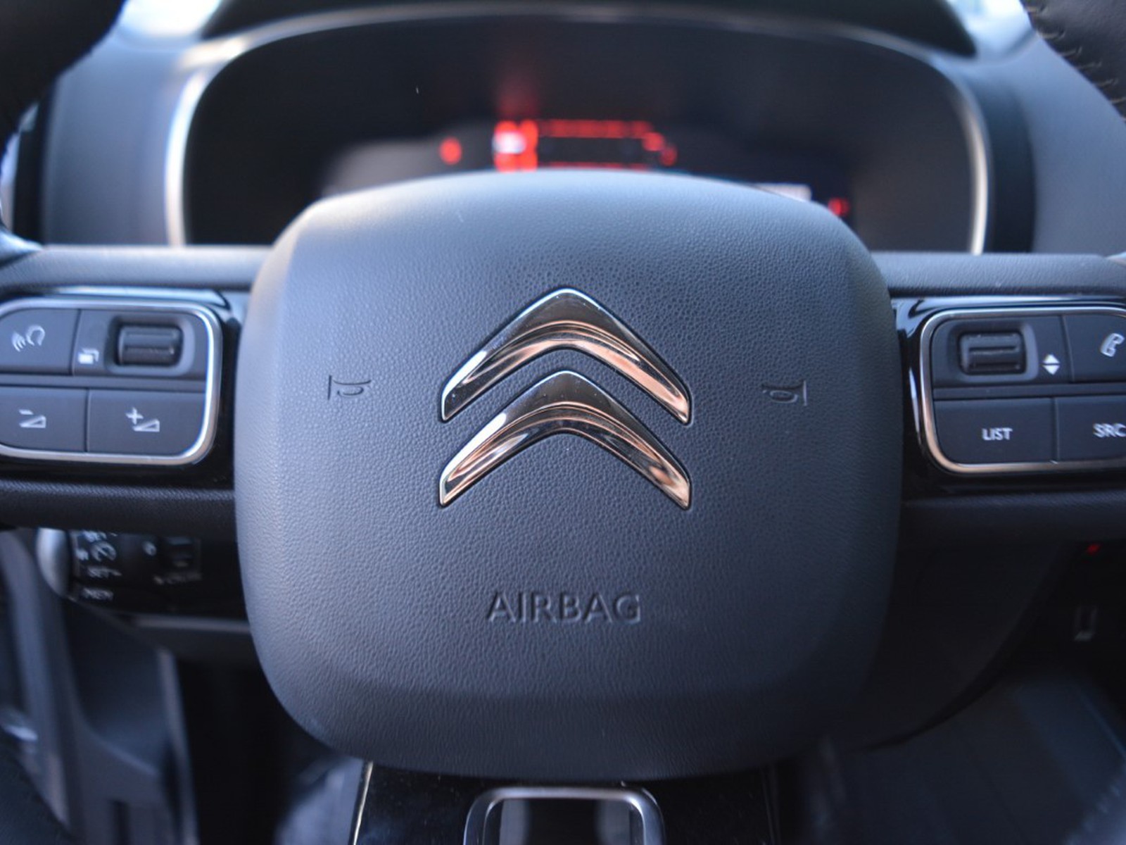 16 - Citroen C5 Aircross 1.2 puretech plus s&s