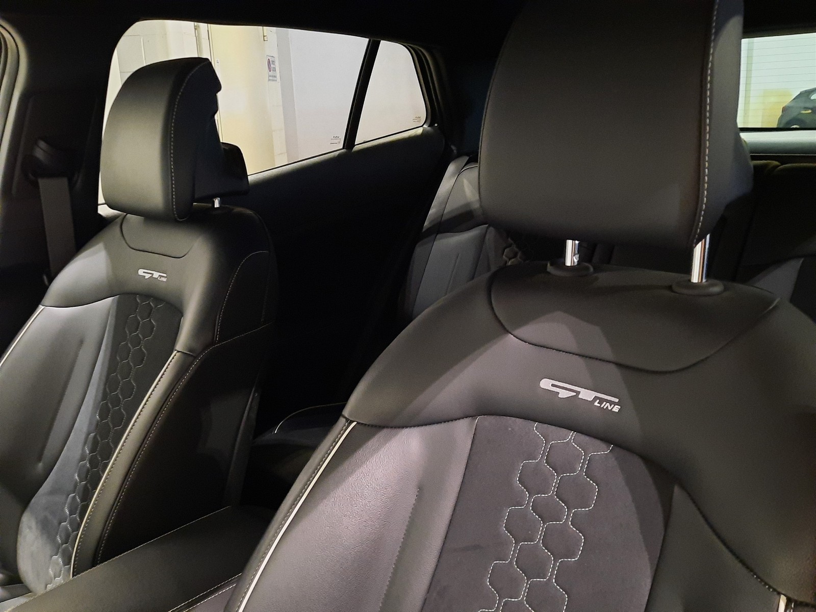 26 - Kia Sportage 1.6 t-gdi hev gt-line at6